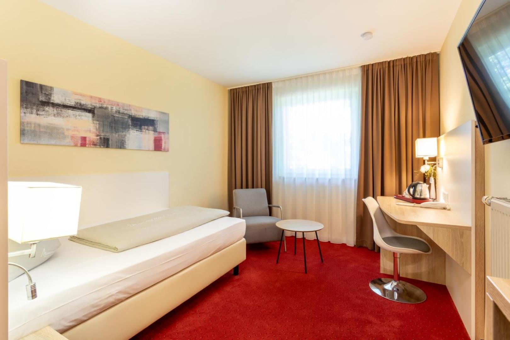 Hotel Montana Diemelstadt エクステリア 写真