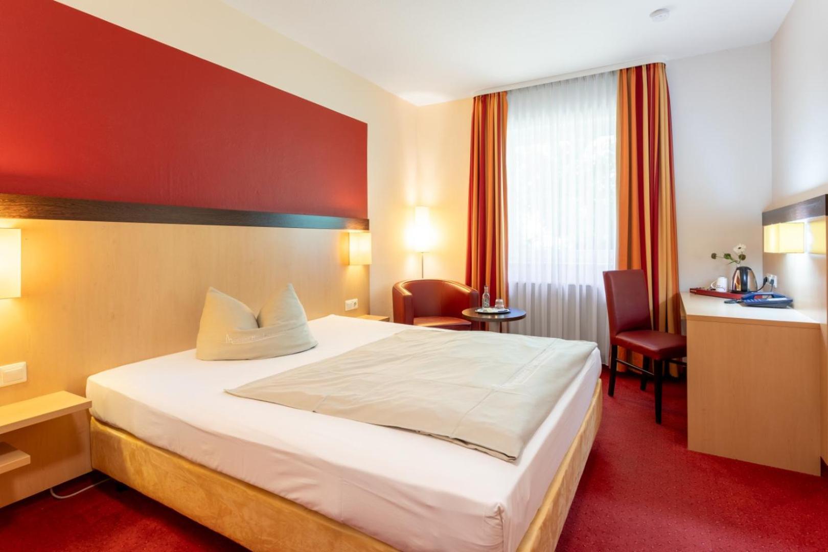 Hotel Montana Diemelstadt エクステリア 写真