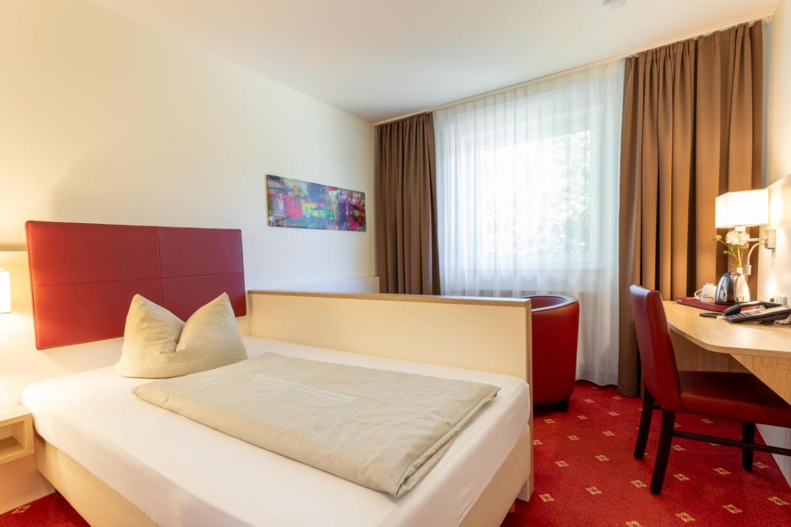 Hotel Montana Diemelstadt エクステリア 写真