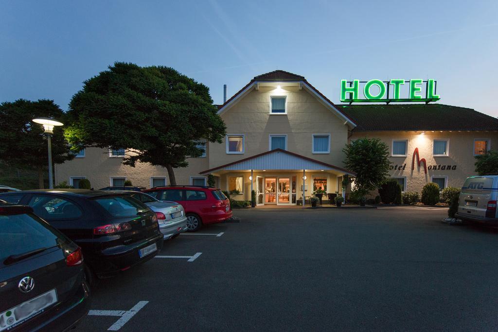 Hotel Montana Diemelstadt エクステリア 写真
